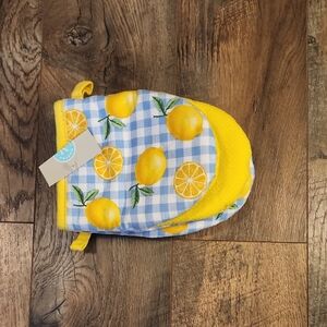Martha Stewart Yellow and Blue Gingham Kitchen Mittens